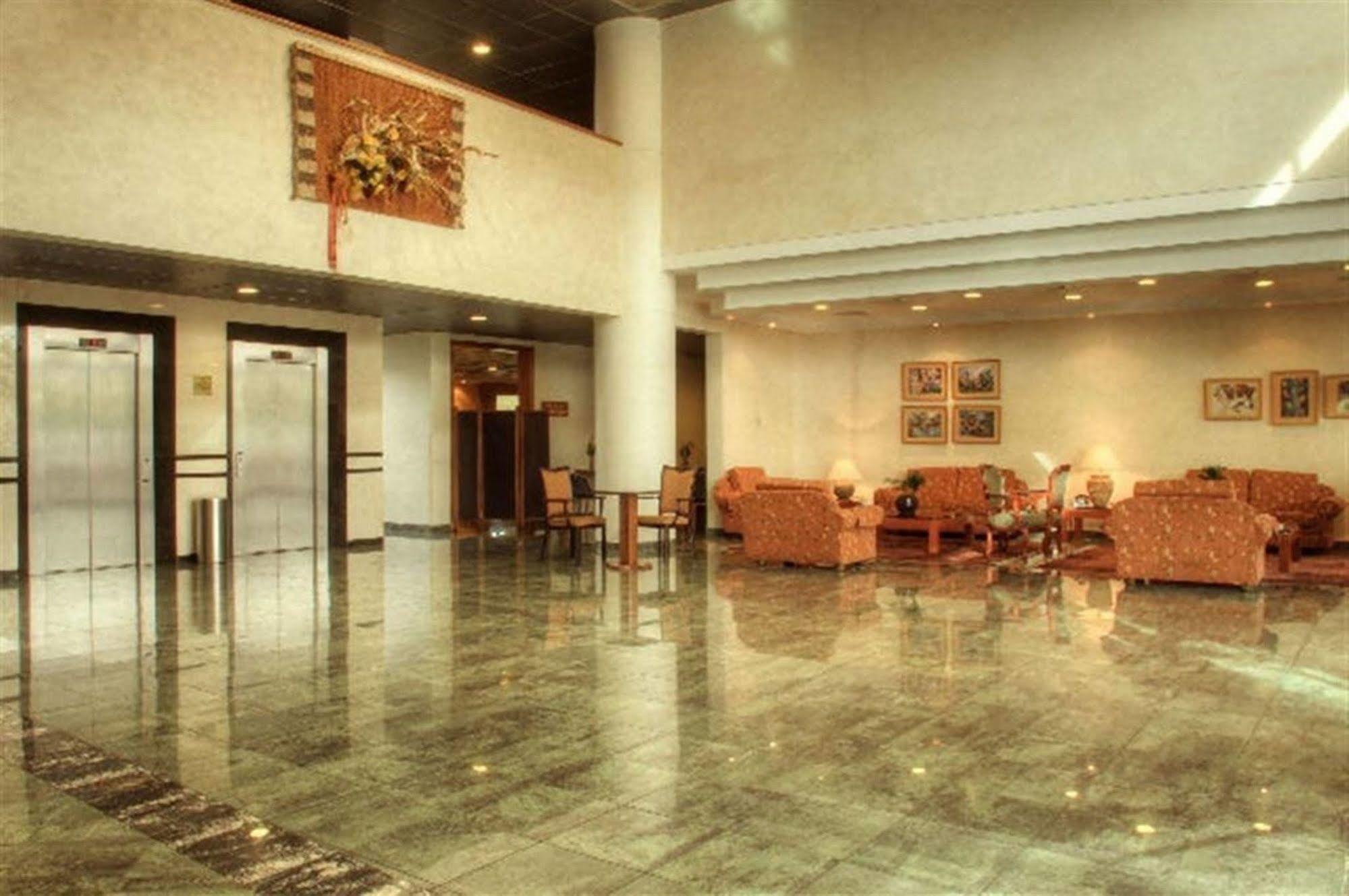 Hotel Diego De Almagro Aeropuerto Santiago Luaran gambar